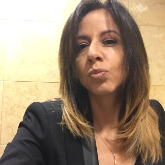 Meet your Posher, Yvette - Picture 1 of 2